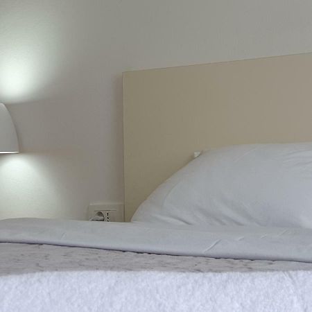 City Center Apartment Skopje Esterno foto