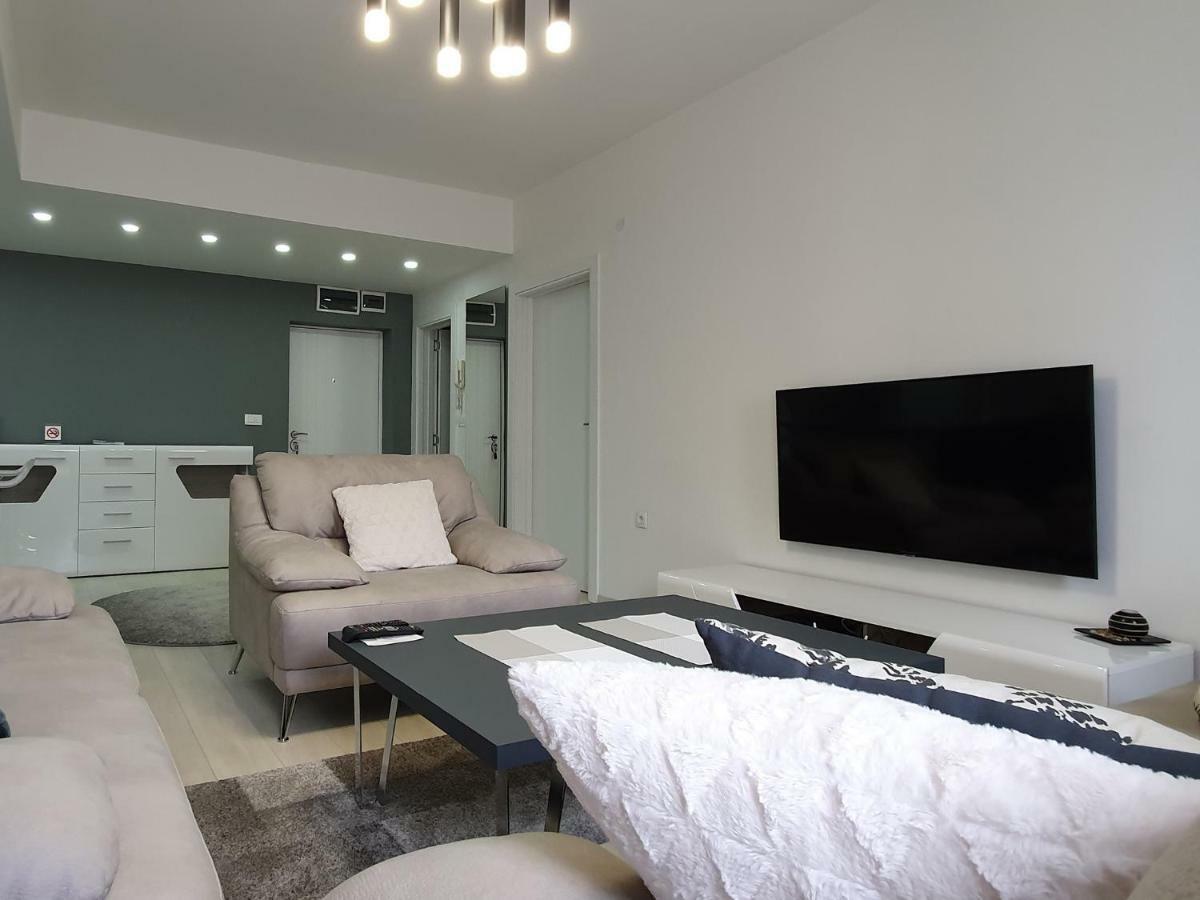 City Center Apartment Skopje Esterno foto