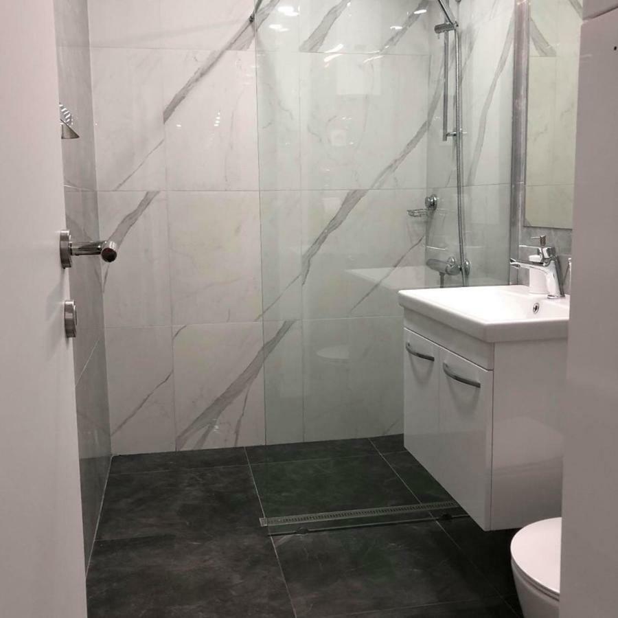 City Center Apartment Skopje Esterno foto